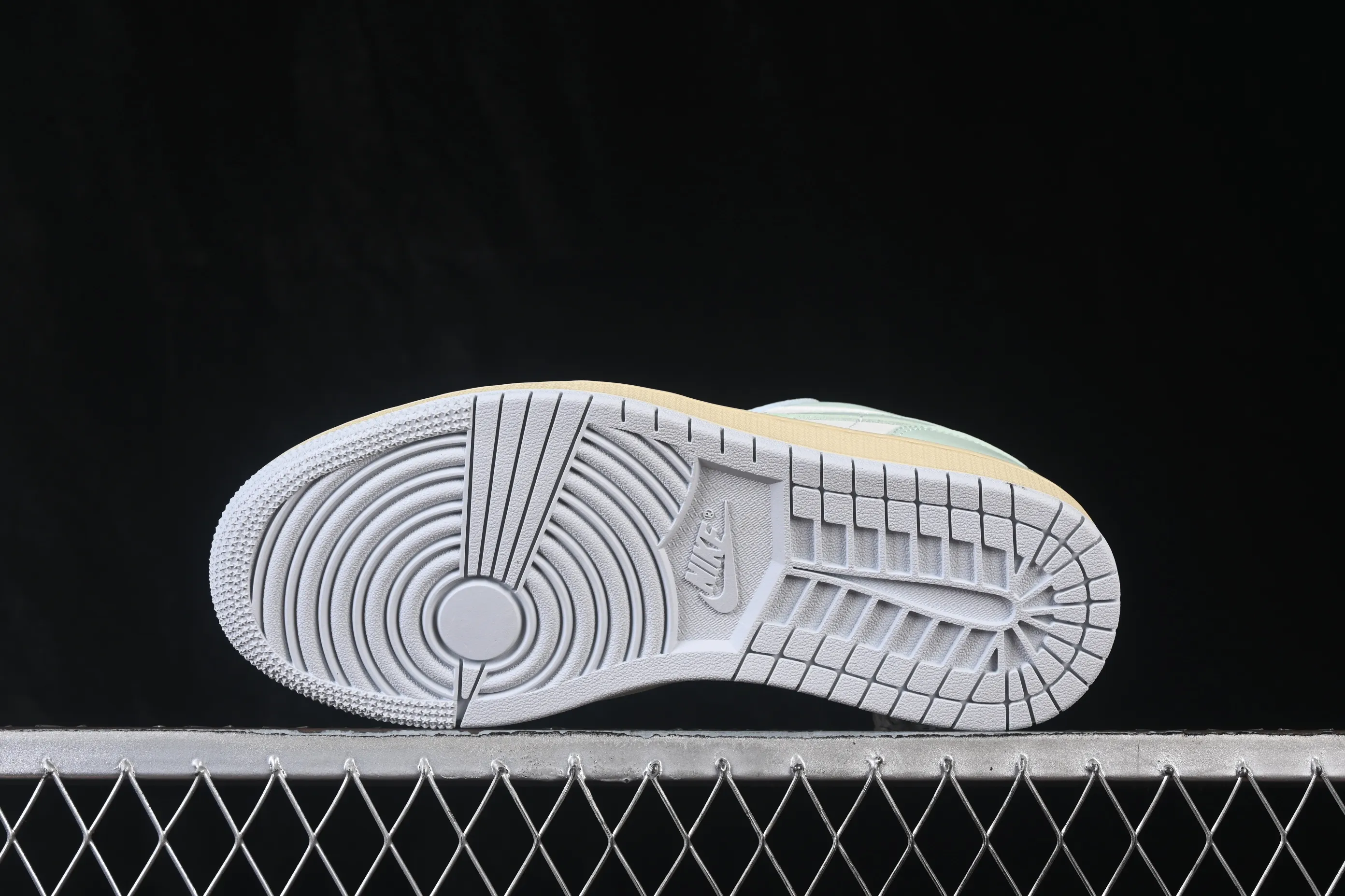 All categories Air Jordan Jordan series basketball shoes Air Jordan 1 Low Air Jordan 1 Low AJ1 Joe 1 light blue color matching low-top cultural casual sneakers DC0774-108